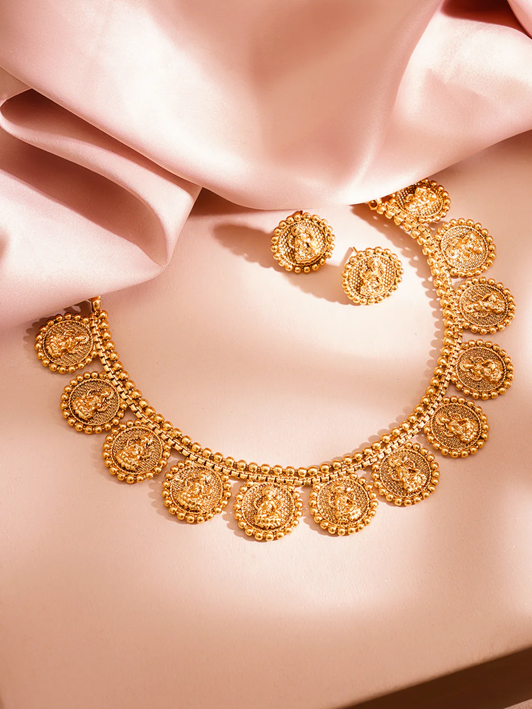 Ditya Imitation 22K Gold-Plated Kundan Stone & Beaded Traditional Jewellery Set for Women - Image 3