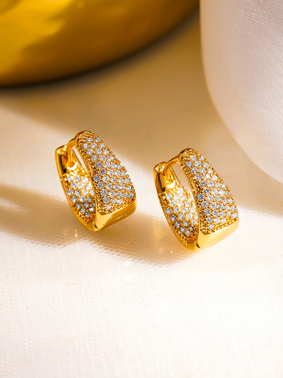 Ditya Imitation 18K Gold-Plated Elegant Stud Earrings for Women - Image 2